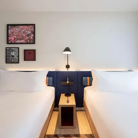 호텔 Hampton By Hilton 3*