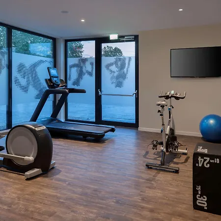 호텔 Hampton By Hilton 3*