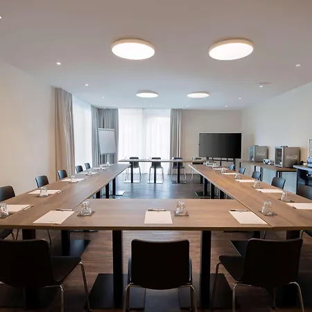 Hampton By Hilton 3*