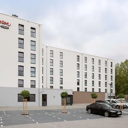 Otel Hampton By Hilton 3*
