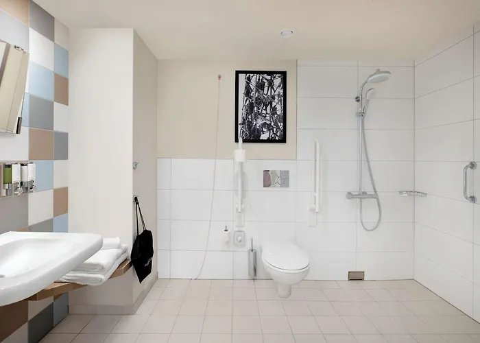 Hampton By Hilton 3*