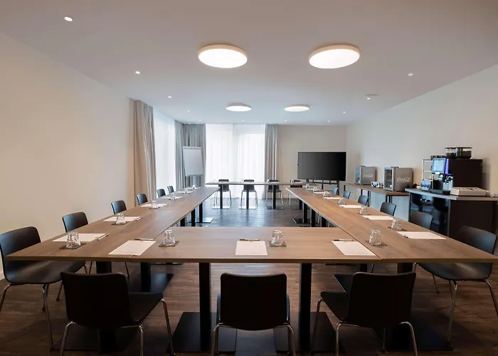 Hampton By Hilton 3*