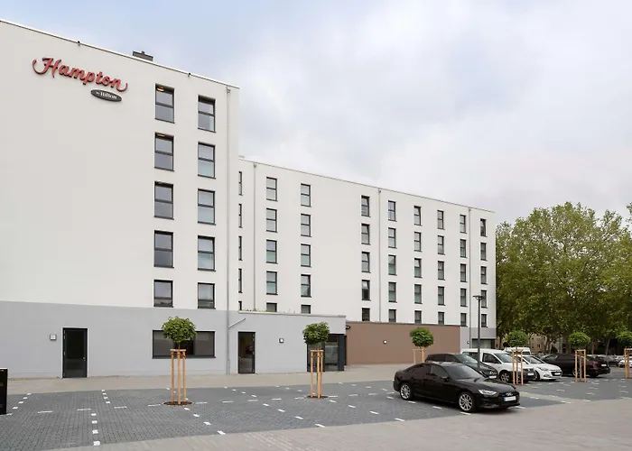 Hotel Hampton By Hilton 3*
